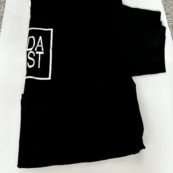 AVEDA UNISEX TSHIRT - Picture 2 of 2